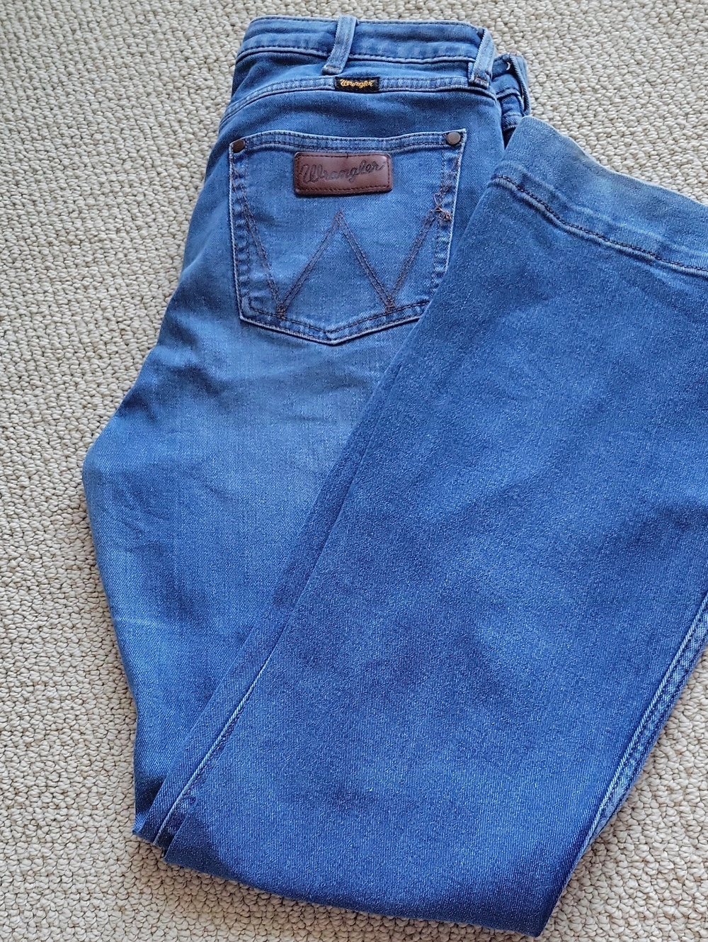 Wrangler Women's Medium Blue Straight Leg Jeans